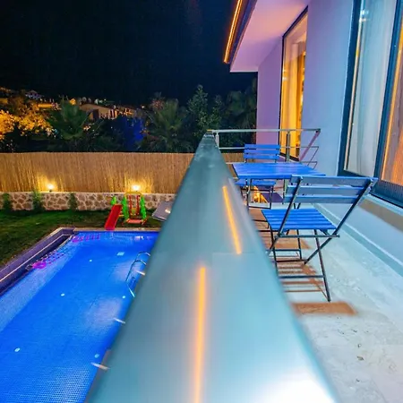 Fabulous With Pool In Kas * Gelemiş
