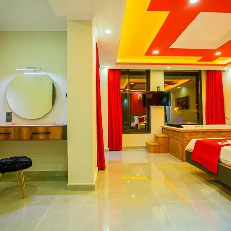 Fabulous With Pool In Kas 빌라 Gelemiş